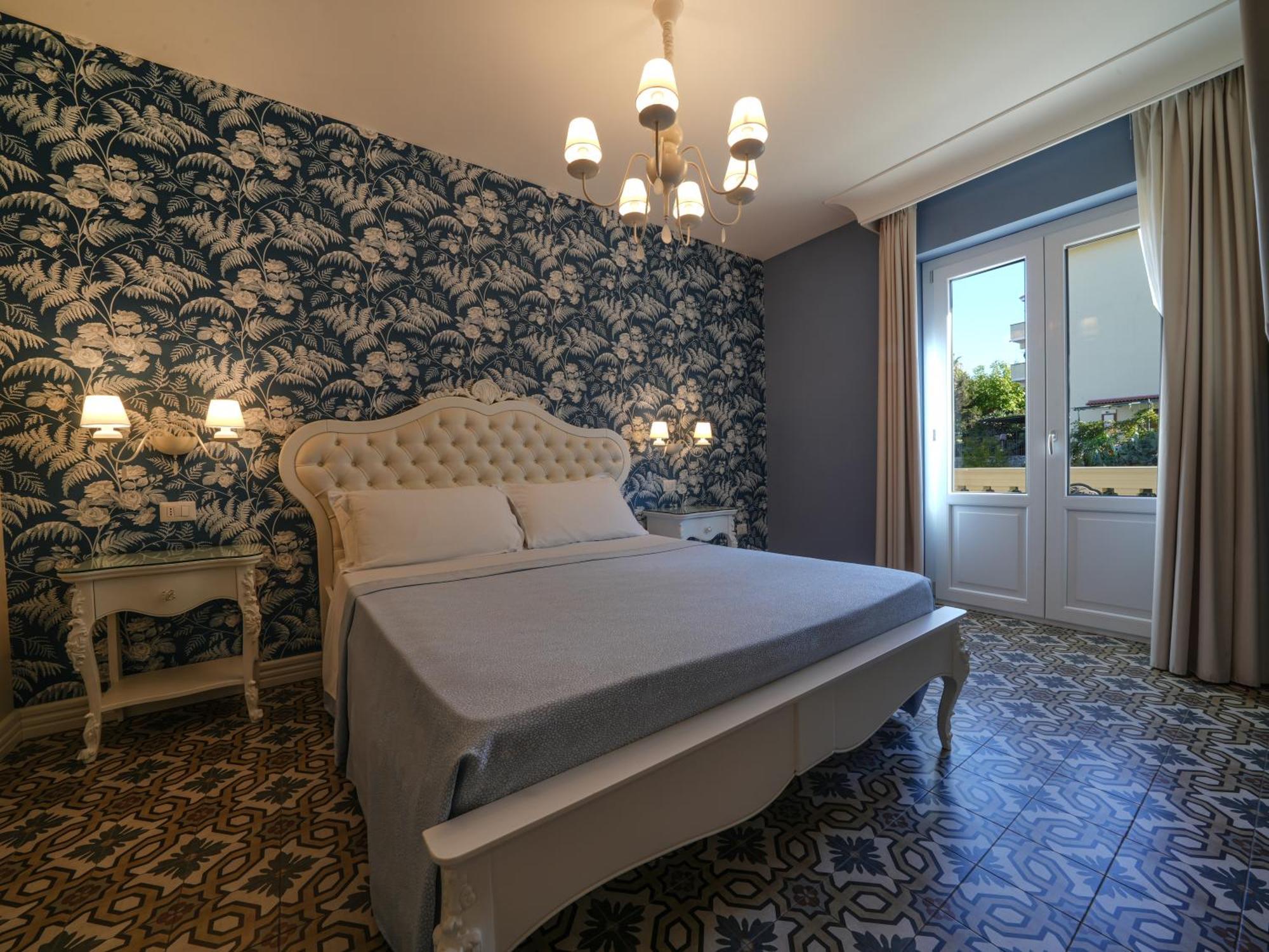 Sui Generis Tropea Luxury Rooms Экстерьер фото