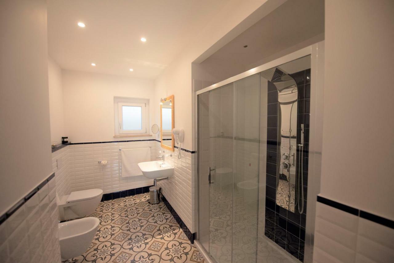 Sui Generis Tropea Luxury Rooms Экстерьер фото